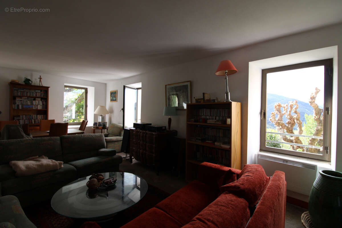 Maison à COLOMBIERES-SUR-ORB