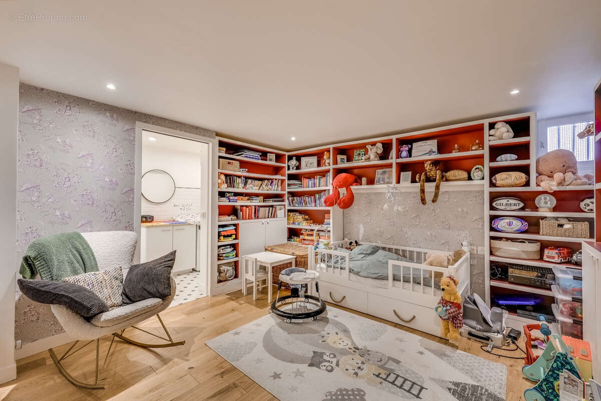 Maison à PARIS-17E