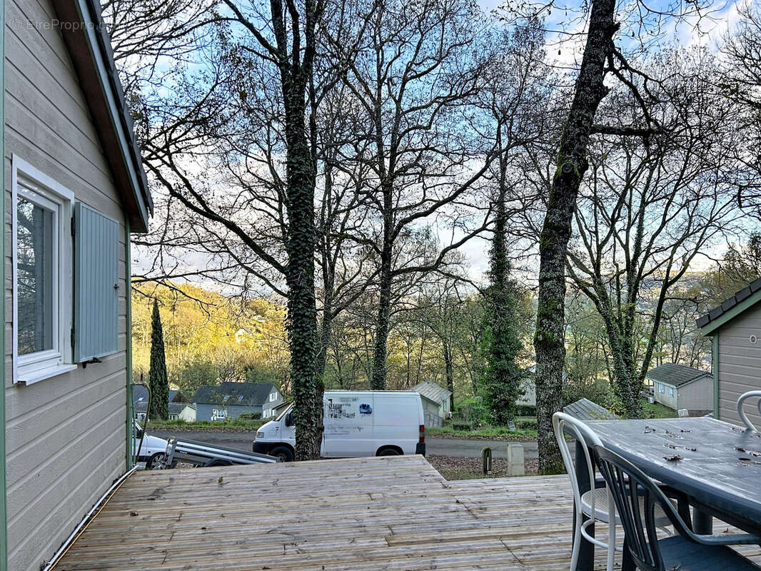 Maison à LISSAC-SUR-COUZE