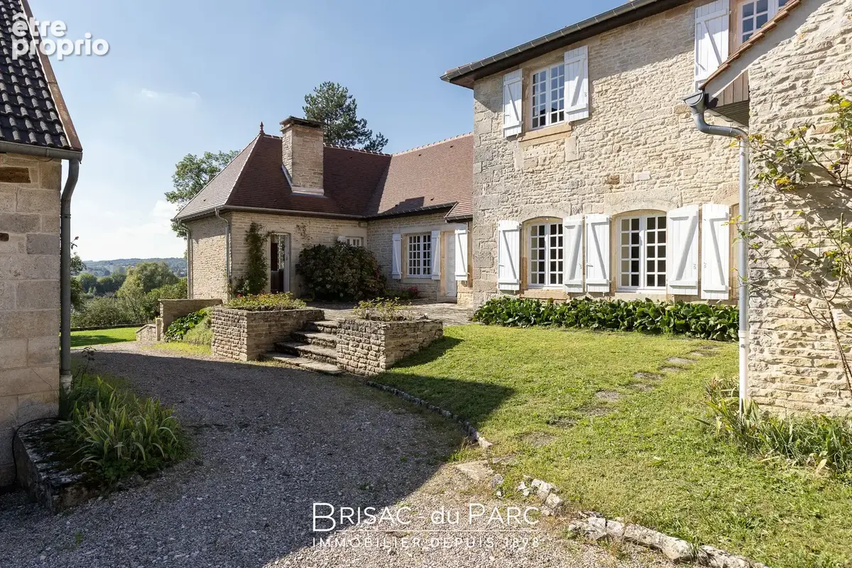 Maison 10 pièces 235 m² à vendre à Montsaugeon (52190) - photo 3