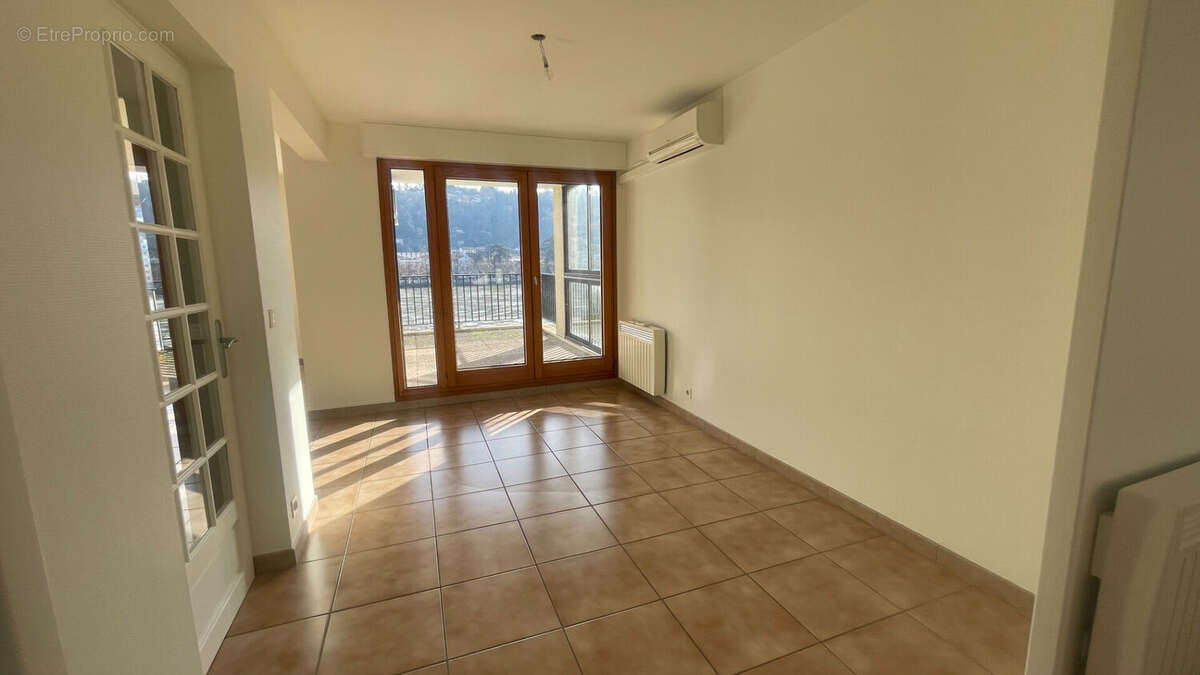 Appartement à SAINTE-COLOMBE