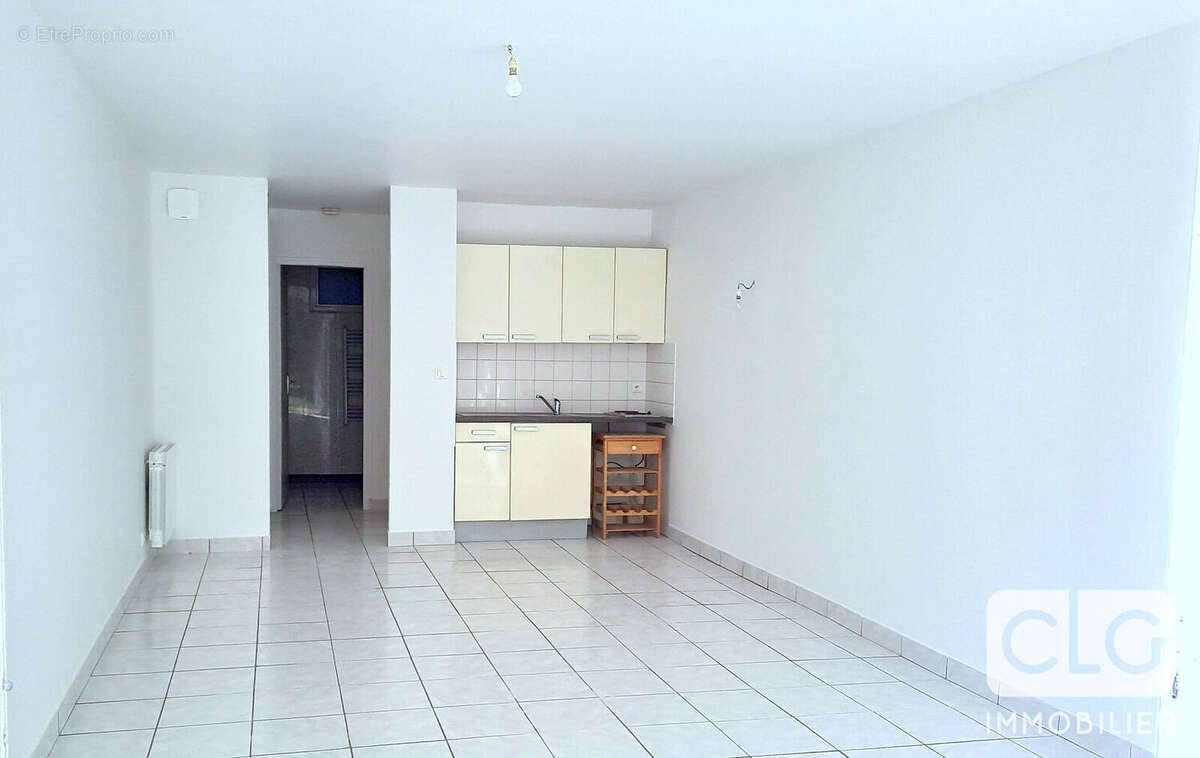 Appartement à COMBRIT