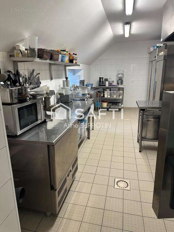 Photo 9 - Commerce à SAINT-JEAN-DE-LA-MOTTE