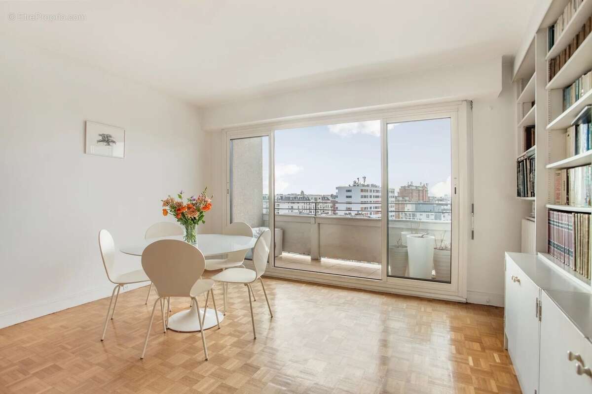 Appartement à PARIS-20E