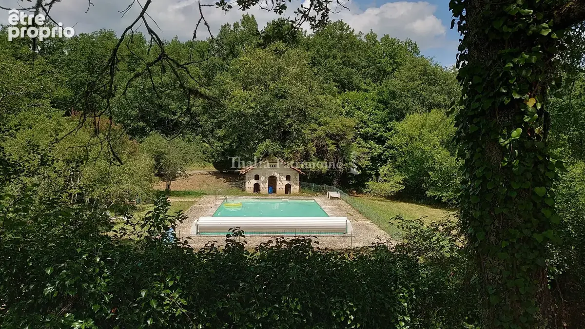 MAGNIFIQUE PROPRIETE A RENOVER   380 m2 environ -10 chambres, 1 dortoir- terrain 2ha8, dépendances - MAREUIL e - photo 11
