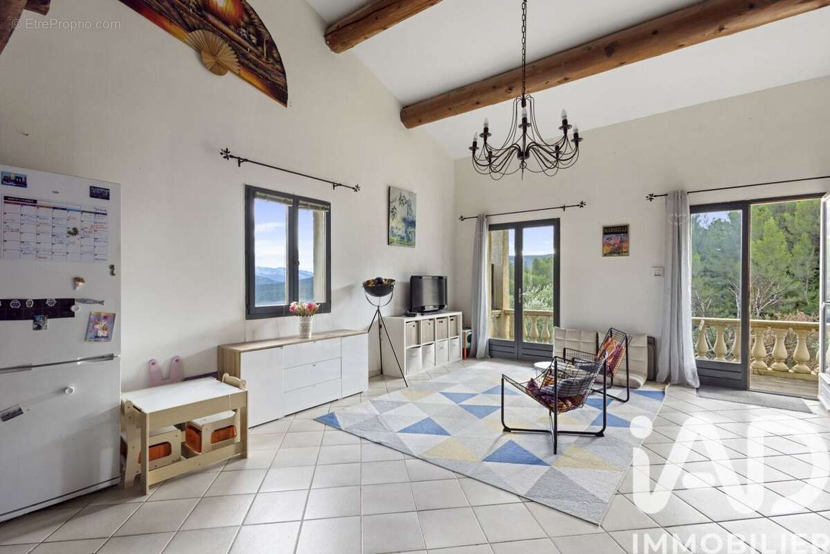 Photo 3 - Maison à PEYPIN