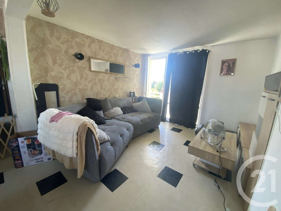 Appartement 63 m² à Saint-Quentin  - photo 2