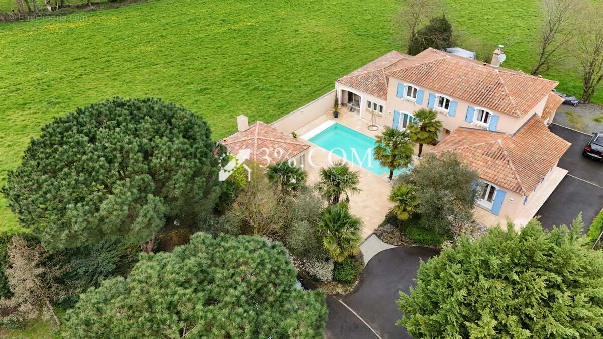 Maison à SAINT-PHILBERT-DE-GRAND-LIEU