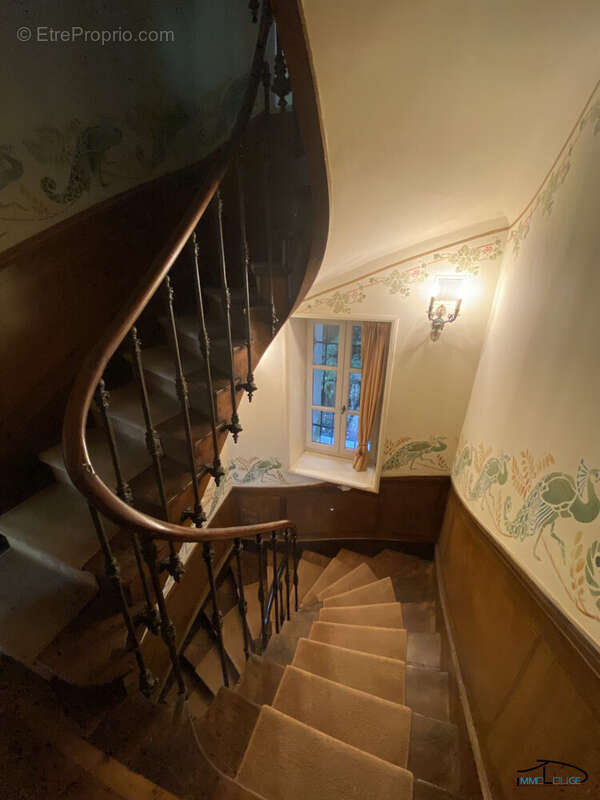 Maison 180 m² à Estaing  - photo 8