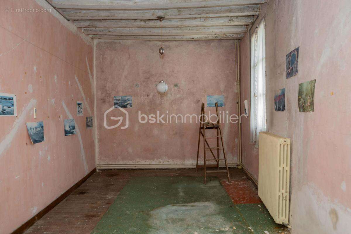 IMMEUBLE / MAISON A RENOVER - possibilité de créer des appartements à louer! - photo 9