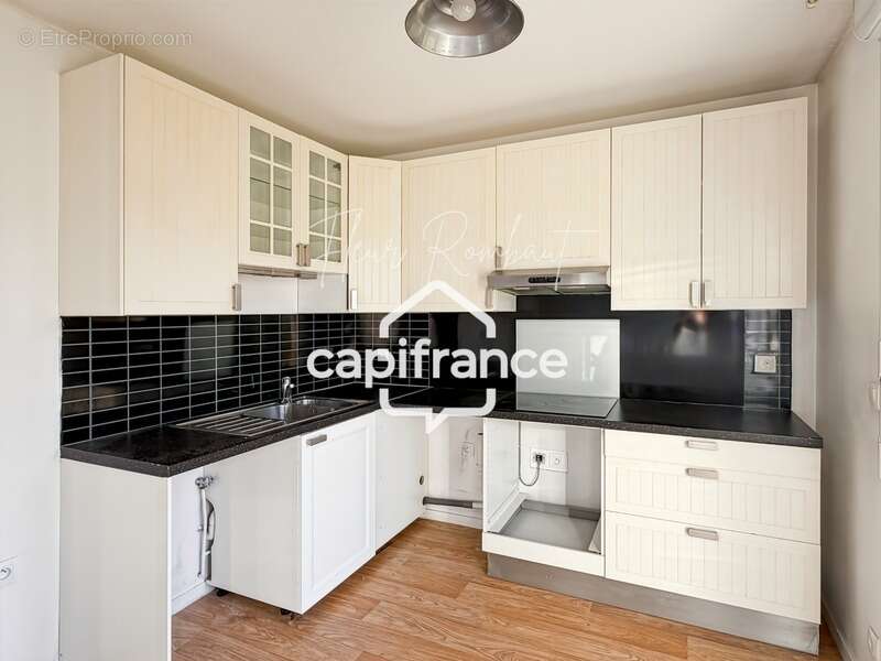 Appartement à LE MESNIL-SAINT-DENIS