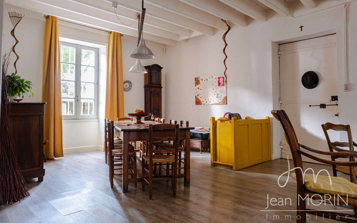 Maison 250 m² à Alixan  - photo 9