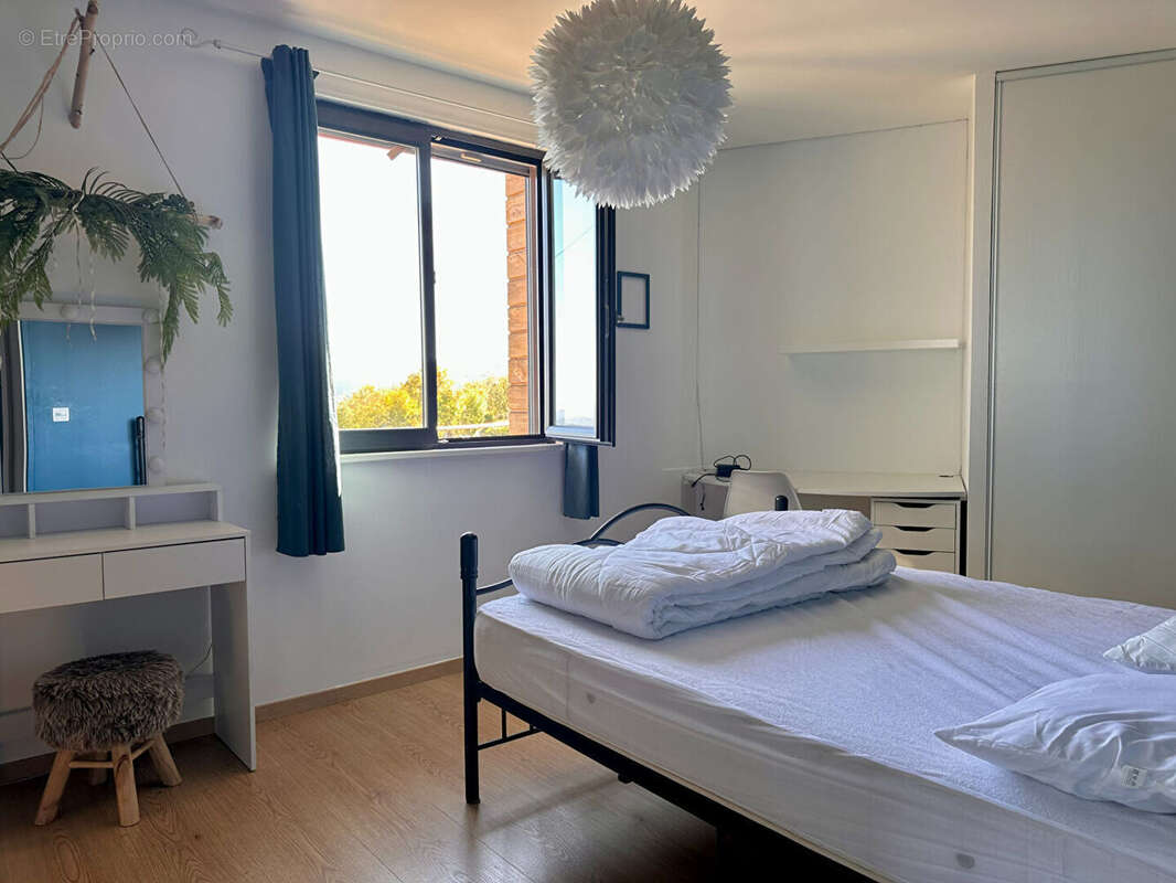 Maison à SAINT-CYR-LE-CHATOUX