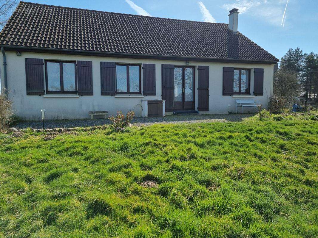 Maison à LES BORDES