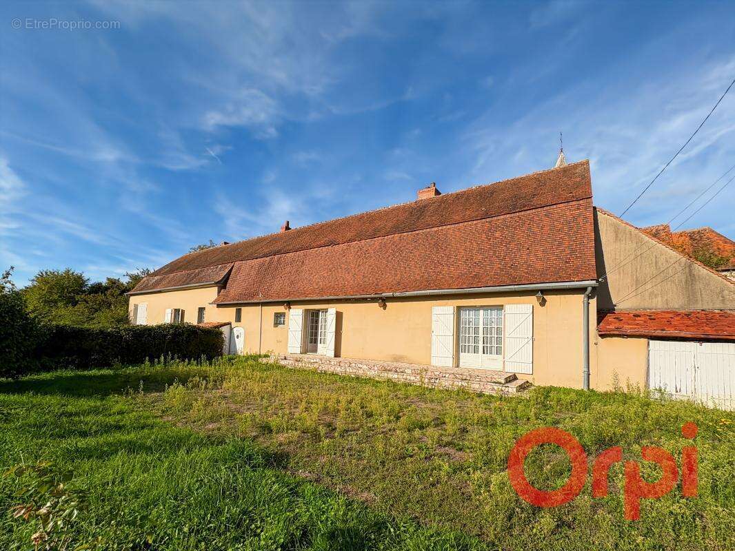 Maison à CHALIVOY-MILON