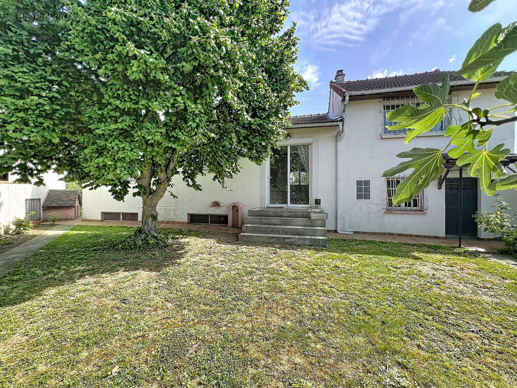 Maison à PARAY-VIEILLE-POSTE