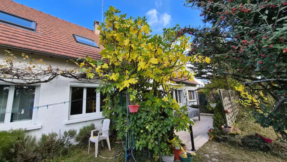 Maison à SAINT-GERMAIN-LES-ARPAJON