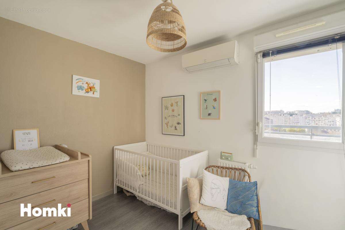 Appartement à MARSEILLE-4E