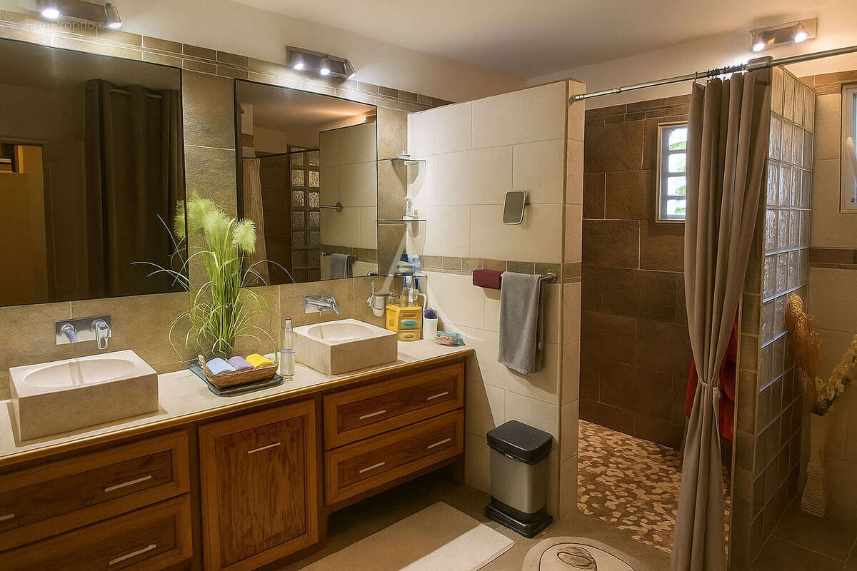 Maison à LE LAMENTIN