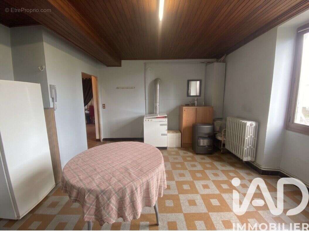 Maison 98 m² à Cognin-Les-Gorges  - photo 2