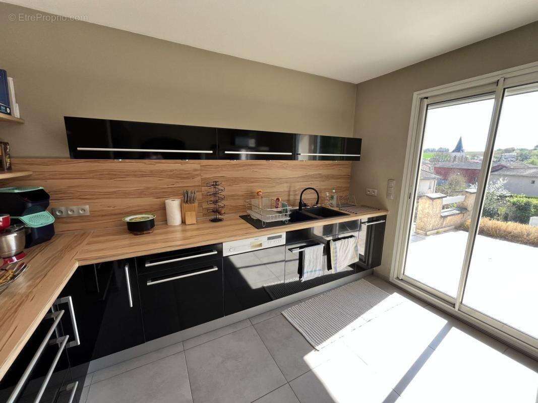Maison 225 m² à Frans  - photo 2