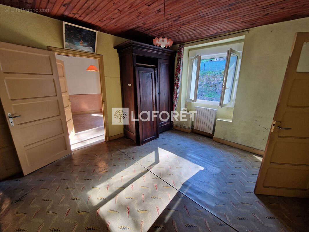 Maison à LE MONASTERE