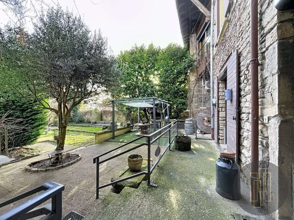 Maison à AMBERIEUX