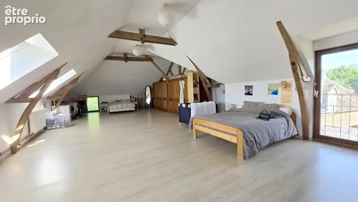 Propriété nichée dans la verdure avec 6000 m² de terrain située à Sommeron - photo 8