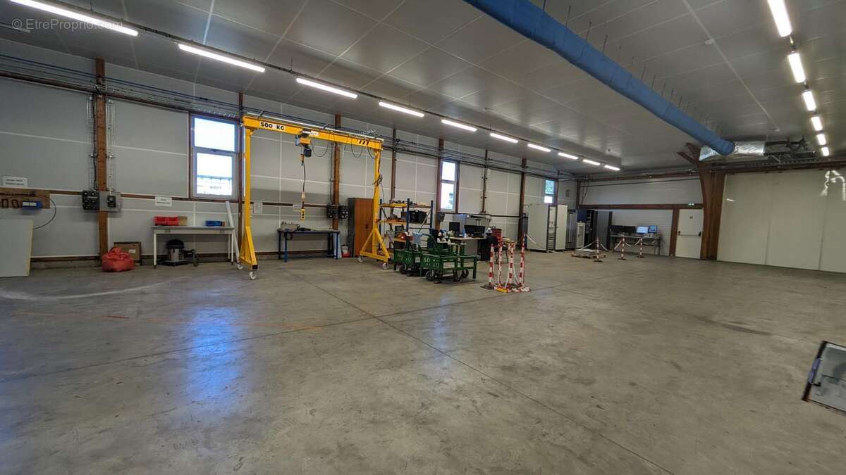 Commerce à DECAZEVILLE