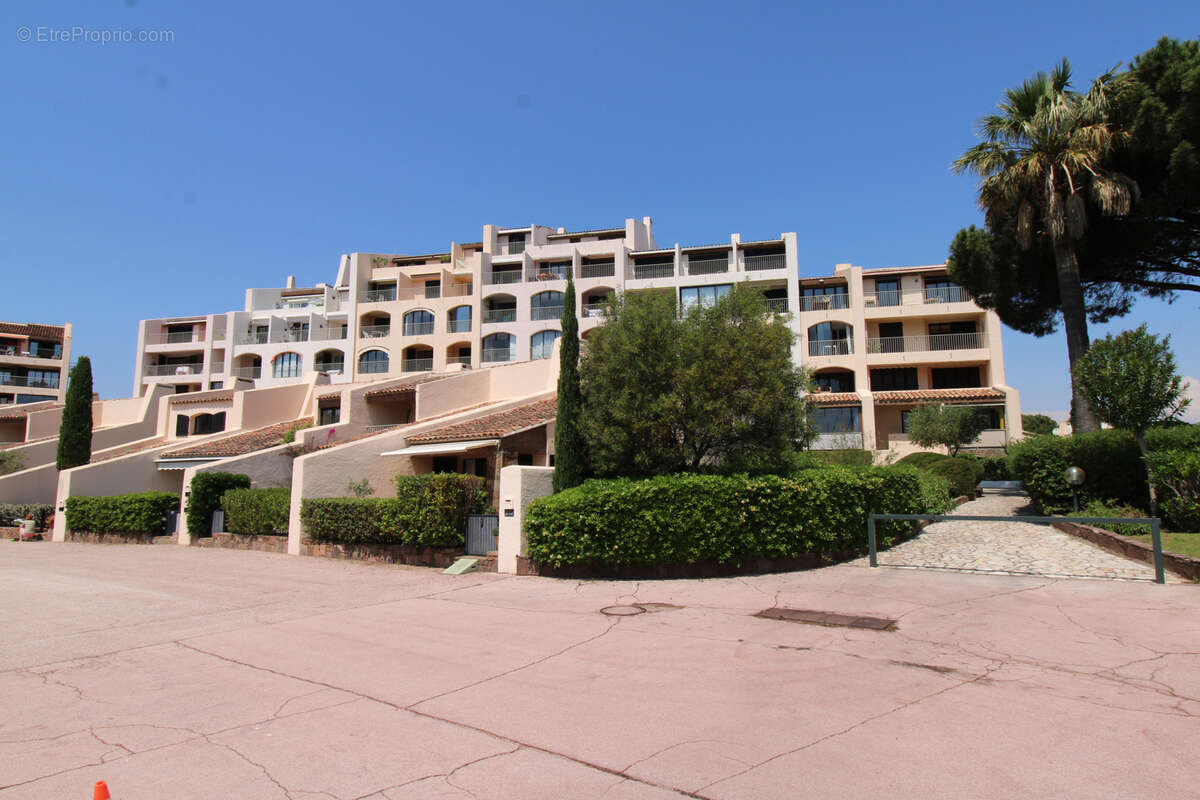 Appartement à COGOLIN