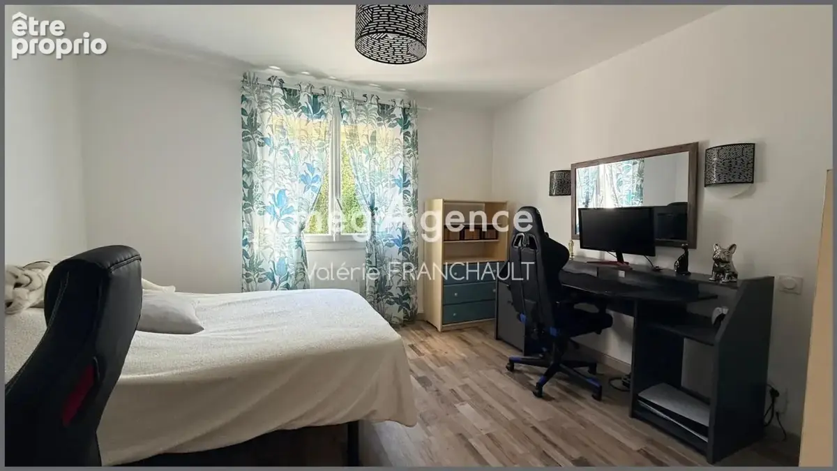 Luçon centre, maison familiale de 140M2 environ avec 5 chambres, jardin et garage - photo 6