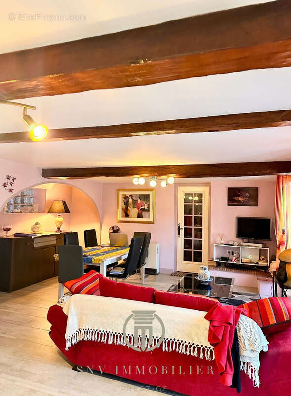 Maison à LA PACAUDIERE