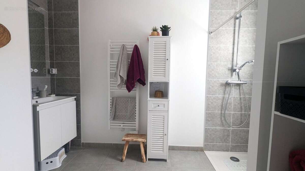 Maison 87 m² à Saint-Etienne-De-Crossey  - photo 8