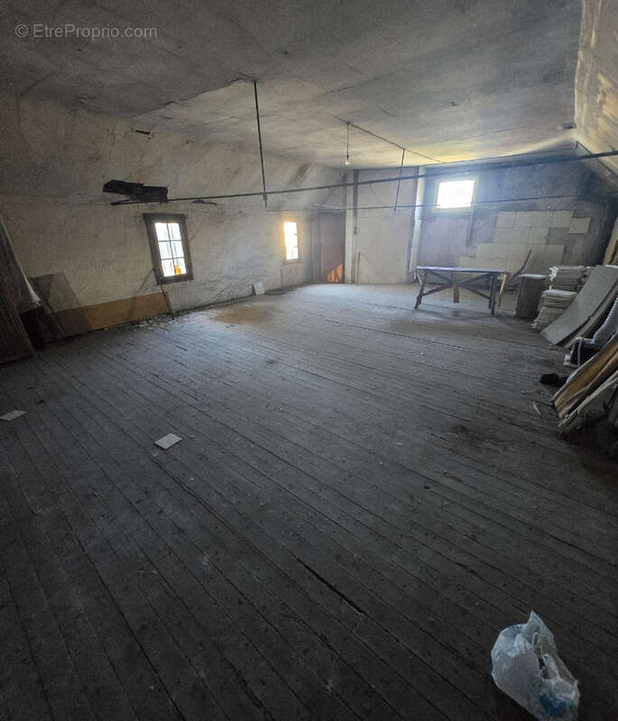 Appartement à MESLAY-DU-MAINE