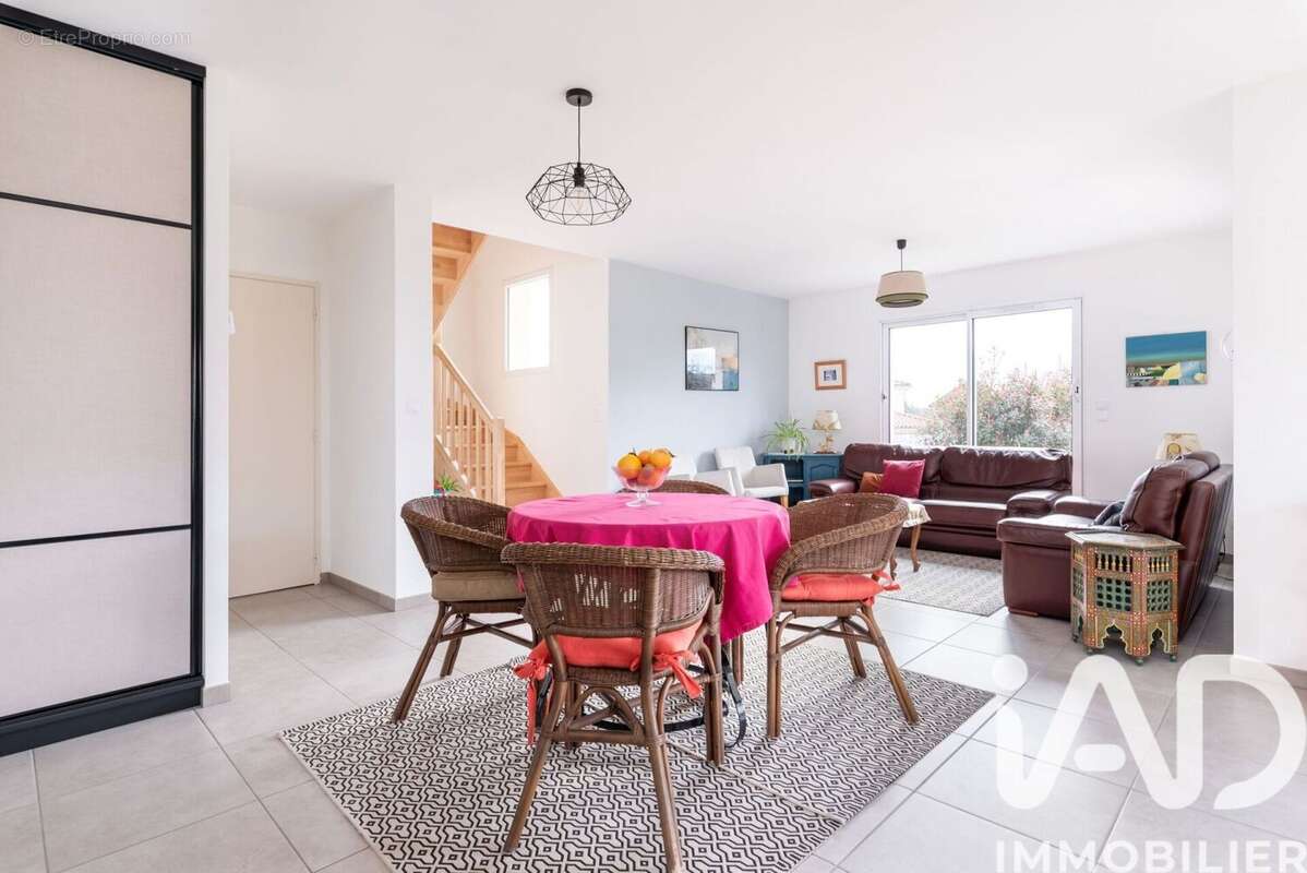 Photo 6 - Maison à COMMELLE-VERNAY