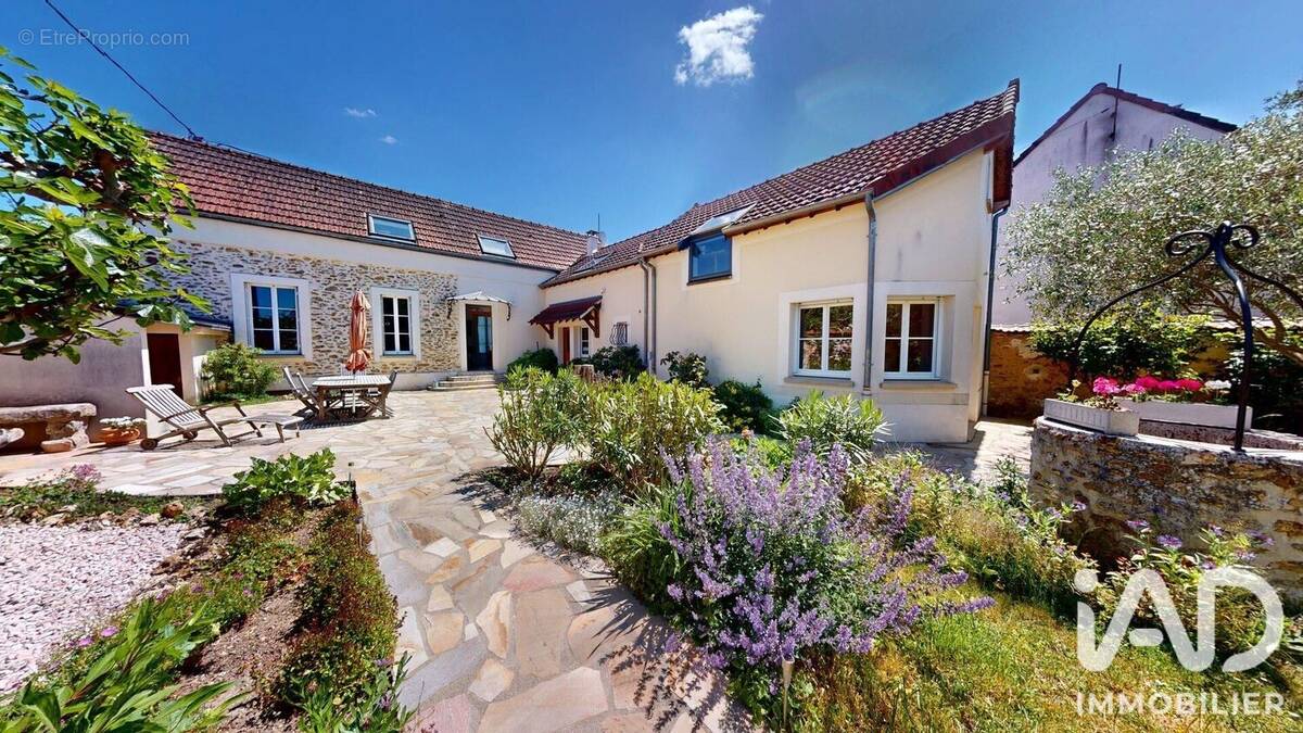 Photo 1 - Maison à VAUX-LE-PENIL