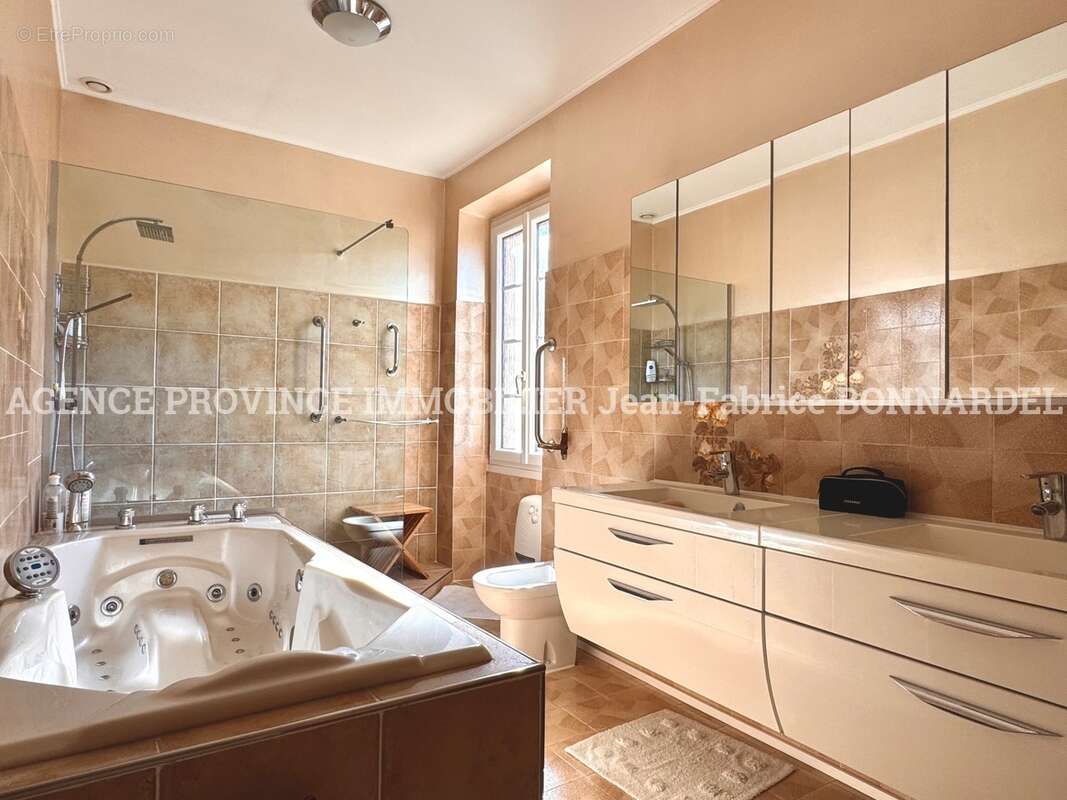 Maison à MONTSEGUR-SUR-LAUZON