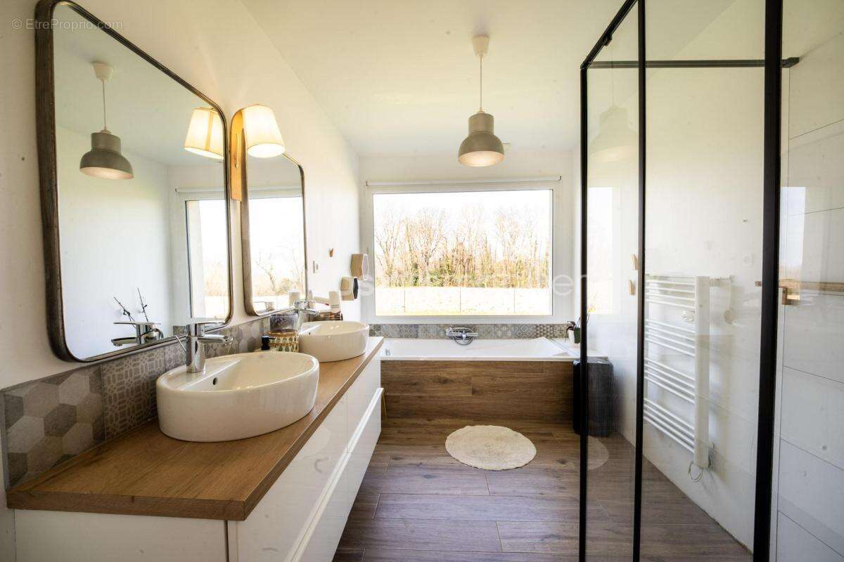 Maison à BOURGOIN-JALLIEU