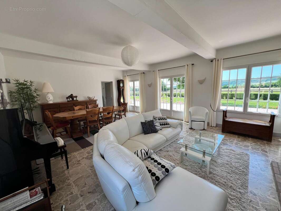 Maison 295 m² à Soissons  - photo 5