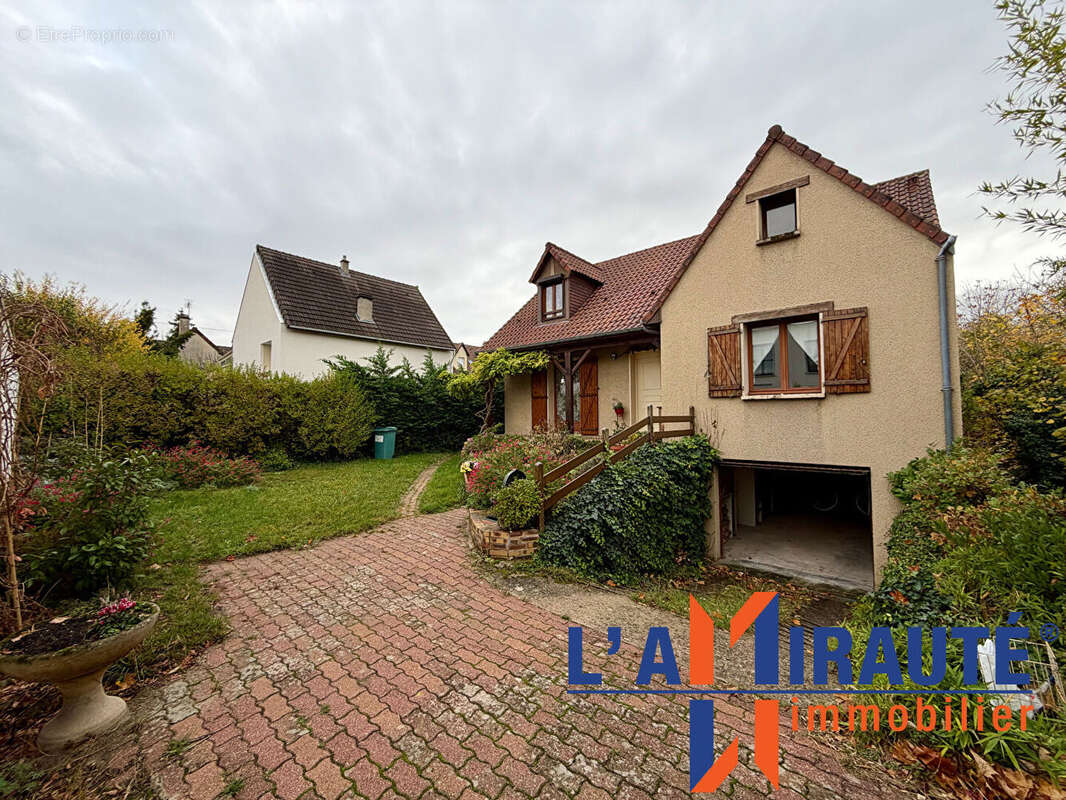 Maison à SARTROUVILLE