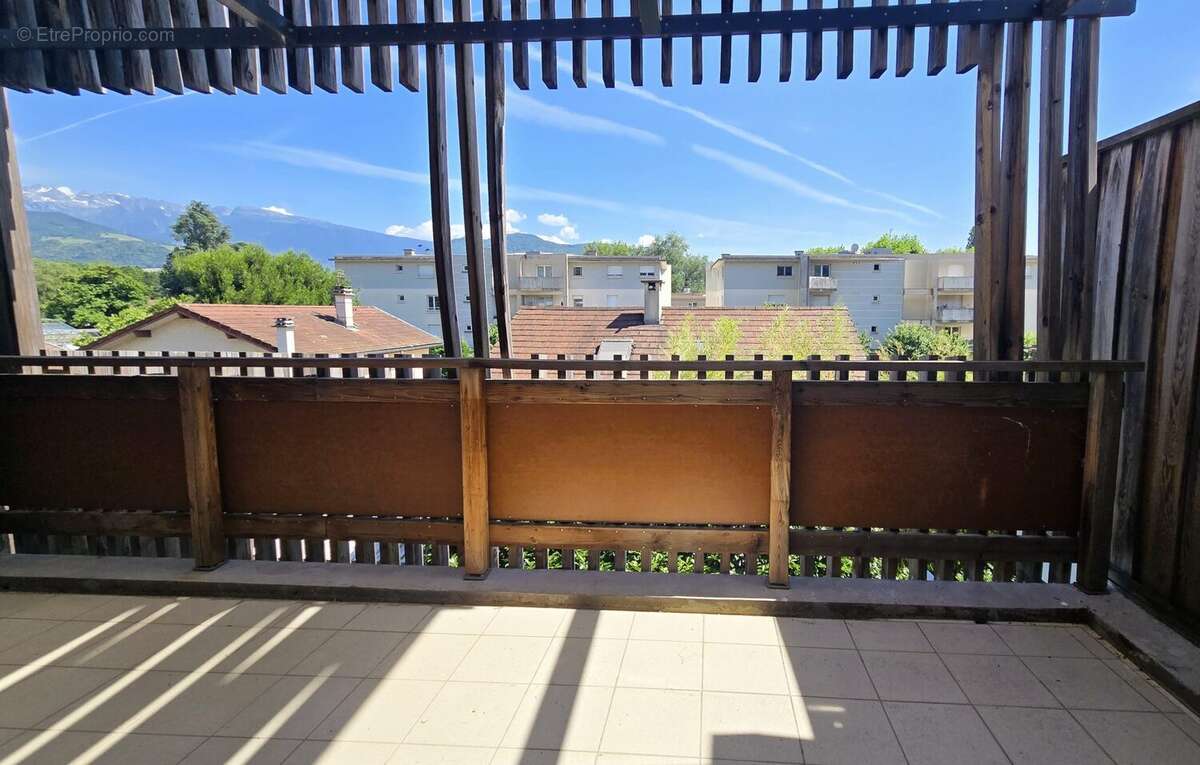 Appartement à SAINT-MARTIN-D'HERES