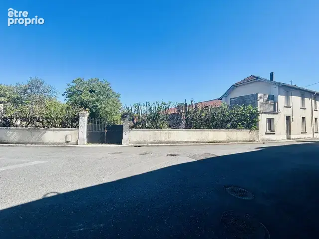 À vic-en-bigorre, centre ville - photo 17