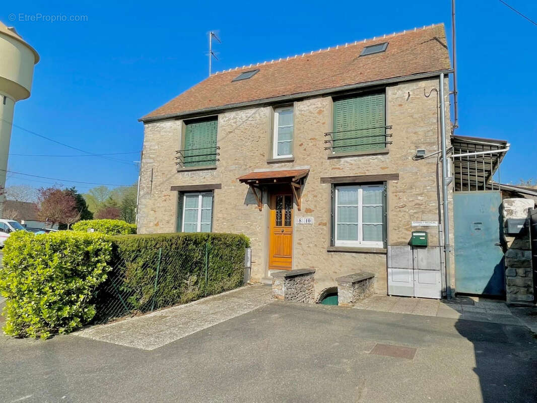 Maison à LE CHATELET-EN-BRIE