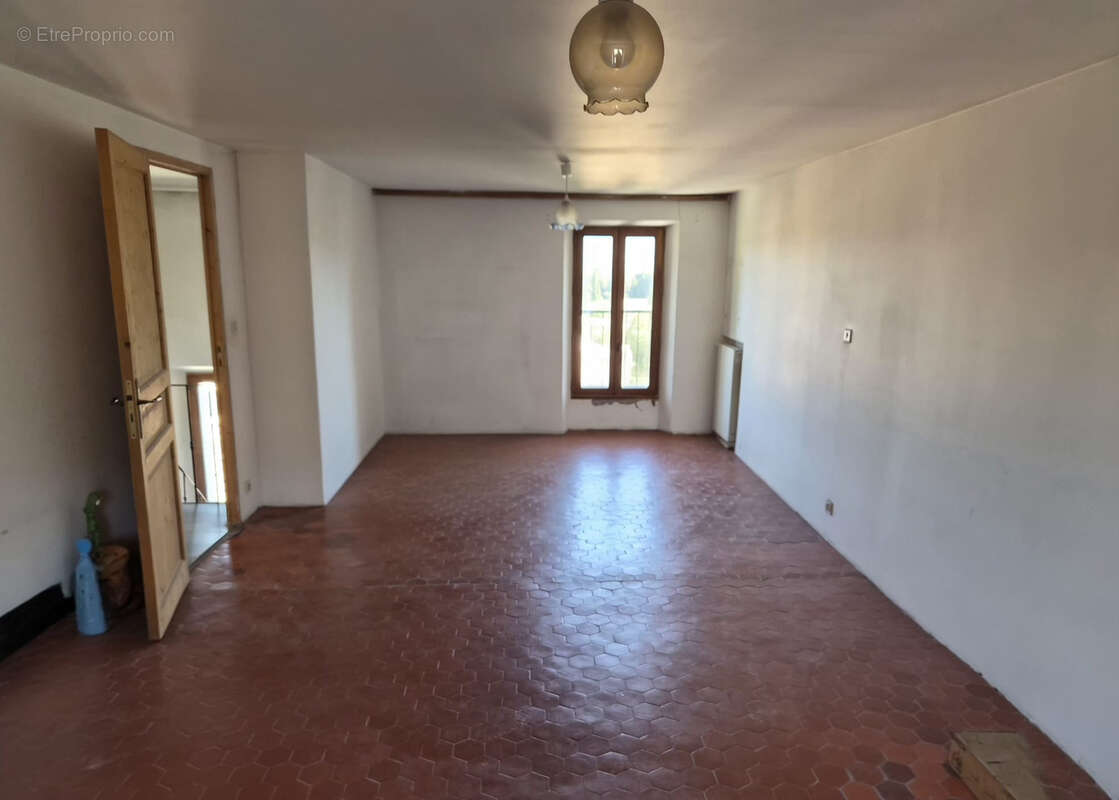 Maison à PLAN-DE-LA-TOUR