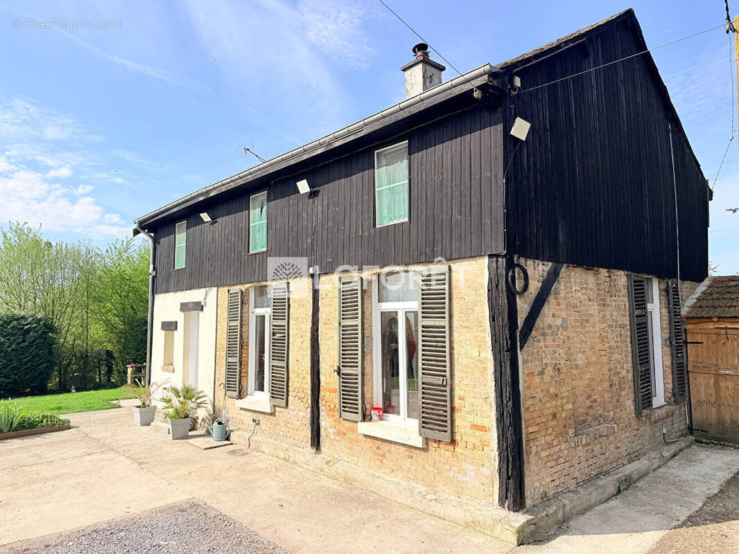 Maison à CHUFFILLY-ROCHE