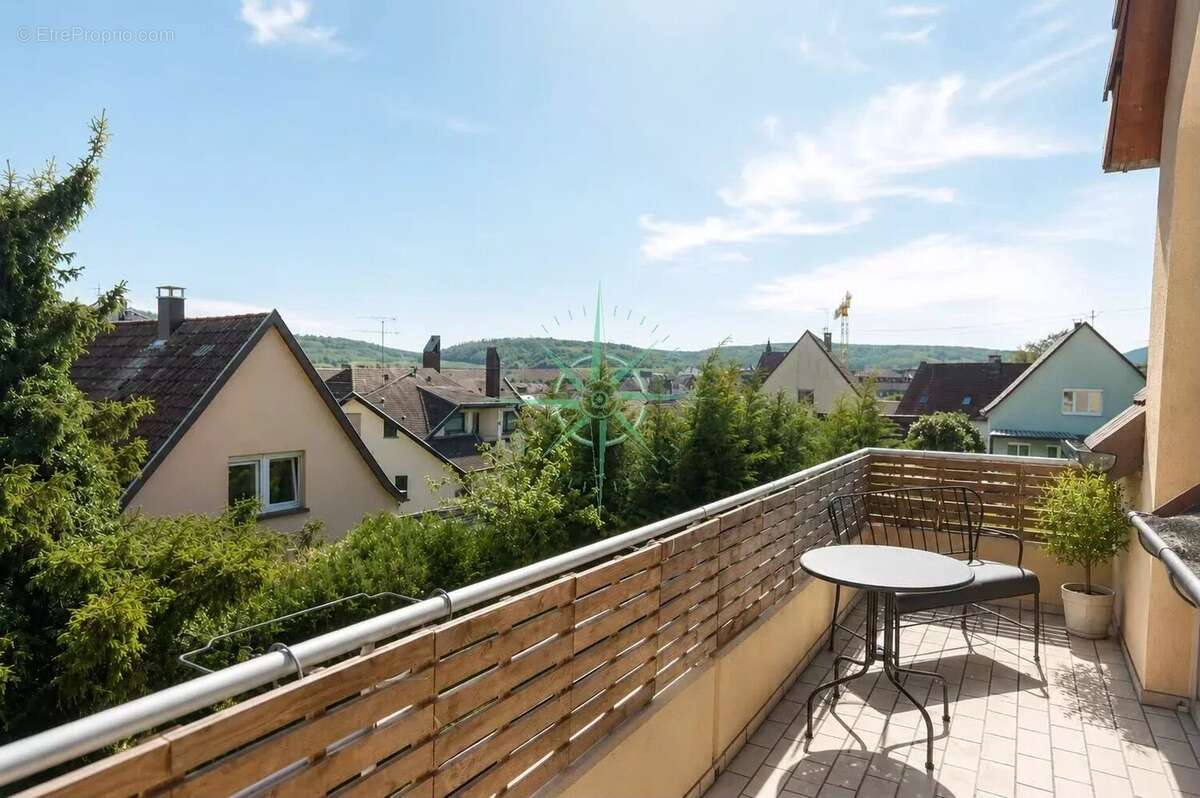 À VENDRE – Superbe duplex lumineux avec terrasse – Dernier étage – Garage + 3 parkings - photo 2