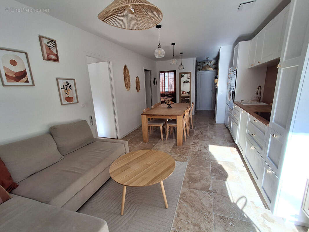 Appartement rénové avec cour - photo 2