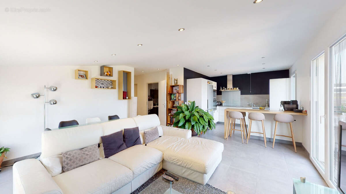 Appartement à MONTFERRAND-LE-CHATEAU