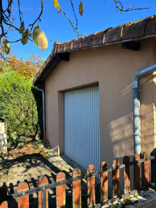 Maison à CRUZILLES-LES-MEPILLAT