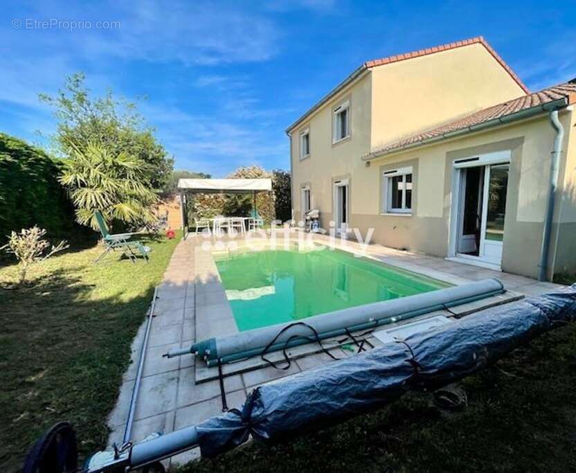 Maison à SAINT-MAURICE-L'EXIL